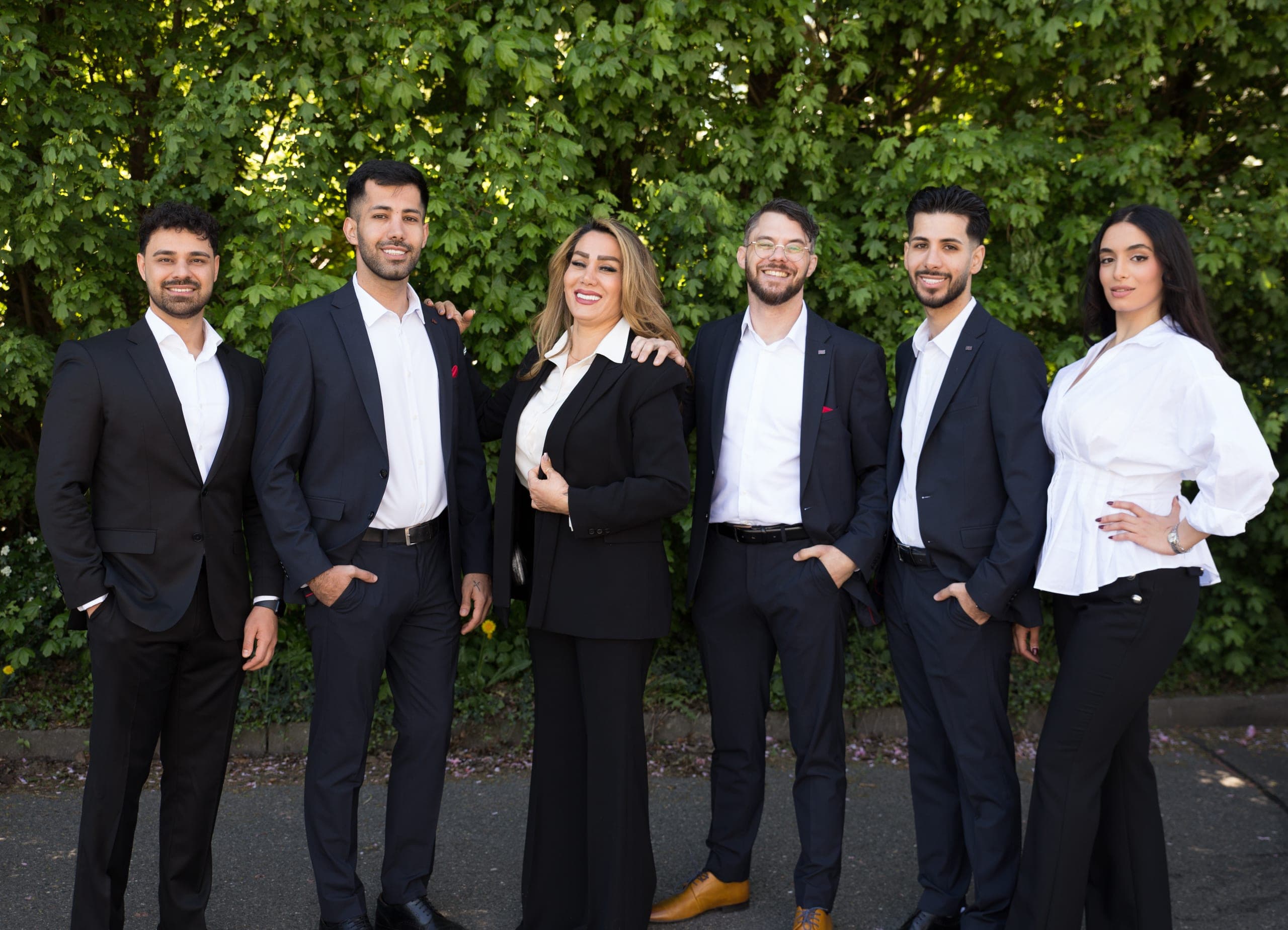 Team von Engel Pflegedienst im Büro